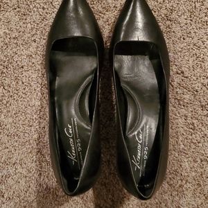 Black leather Kenneth Cole short heel shoes